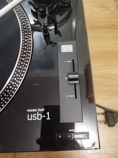 Проигрыватель винила - Music Hall USB-1