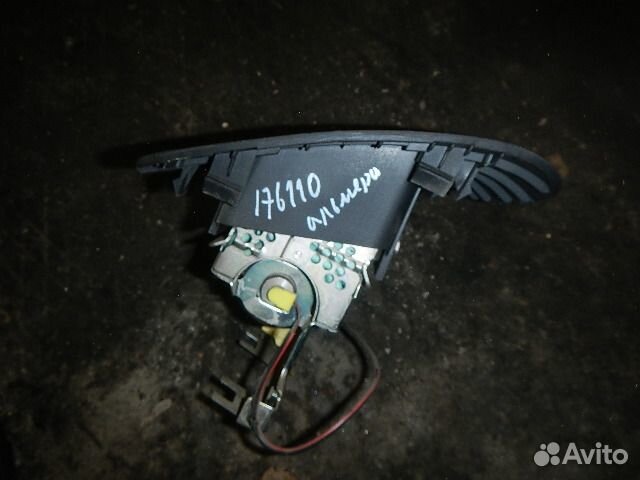 Подушка безопасности пассажирская (в торпедо), Nis