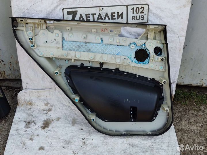Обшивка задней двери Bmw X5 E70