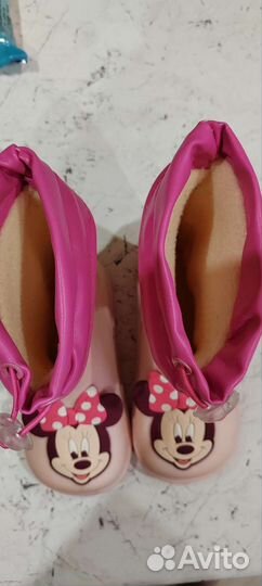 Очень красивые сапожки для девочки