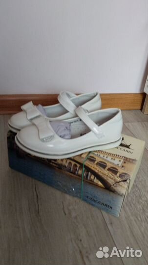Туфли для девочки 30 размер новые