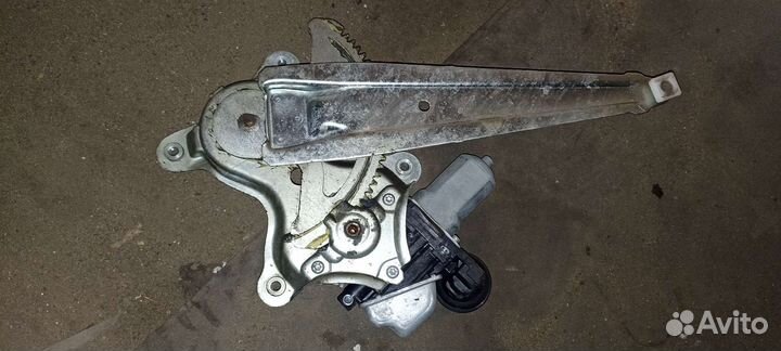 Стеклоподьемник зад прав для Toyota Camry v50 2.5