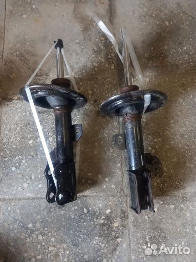 Стойки на toyota camry 40
