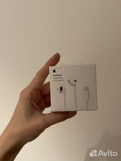 Коробка от Наушники earpods lightning connector
