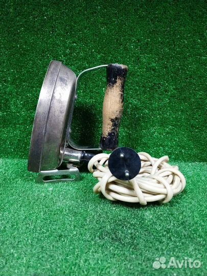 Советский утюг тяжелый толстая подошва СССР