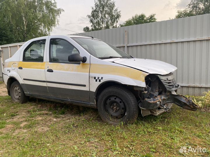 Renault Logan 1.4 МТ, 2010, битый, 150 000 км