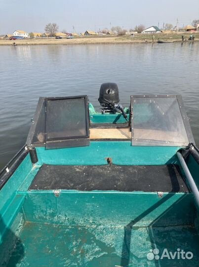 Продам лодку с мотором