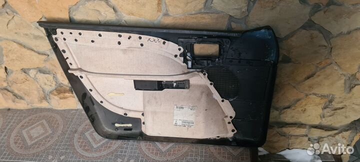 Обшивка двери на Ford Mondeo 3