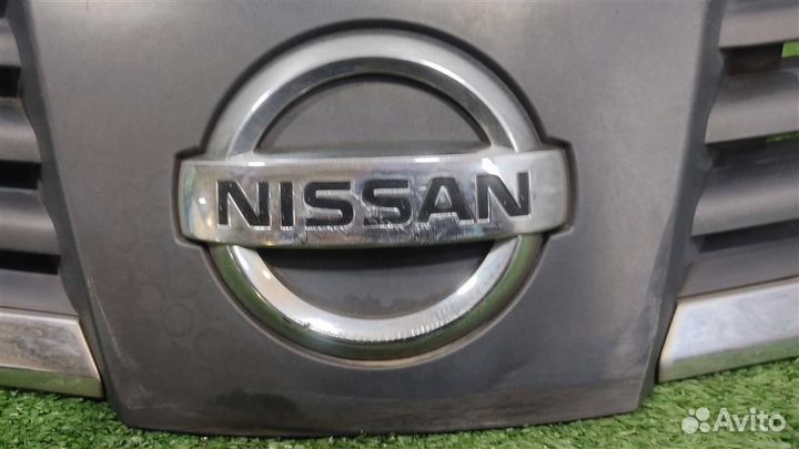 Решетка радиатора Nissan Tiida 2008