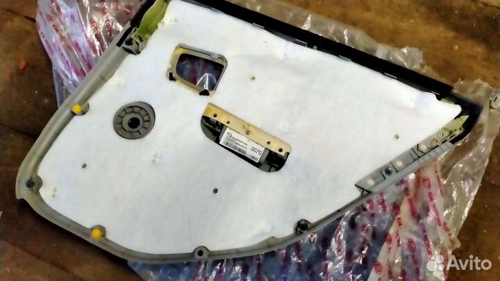 Обшивка задней левой двери Киа Серато kia cerato