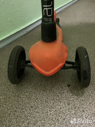 Самокат трехколесный