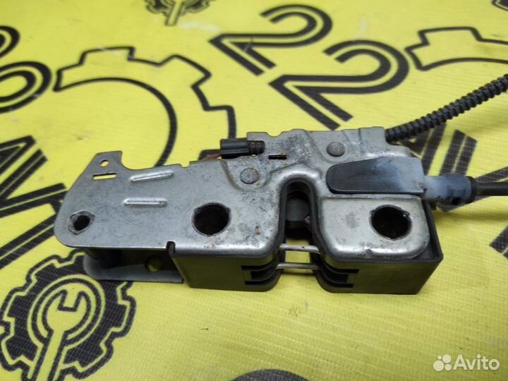 Замок капота Volkswagen Tiguan cawb 28.09.2009