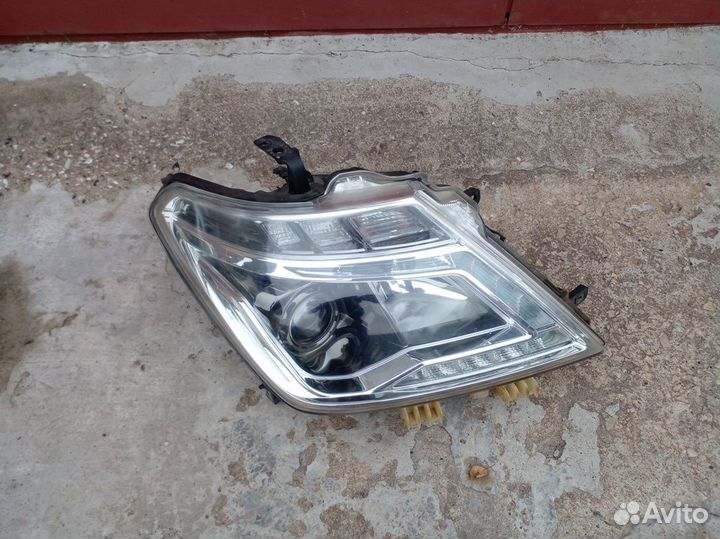 Фара правая Nissan Patrol Y62 Led 2013г