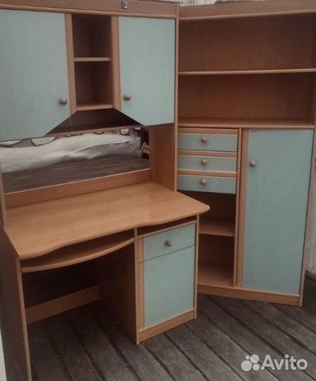 Письменный стол