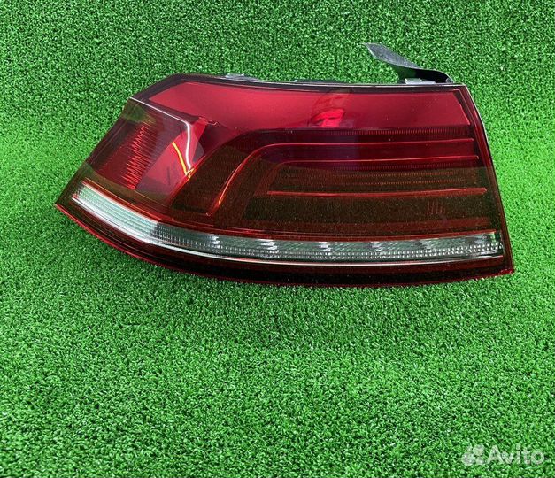 Фонарь левый Passat B8 LED