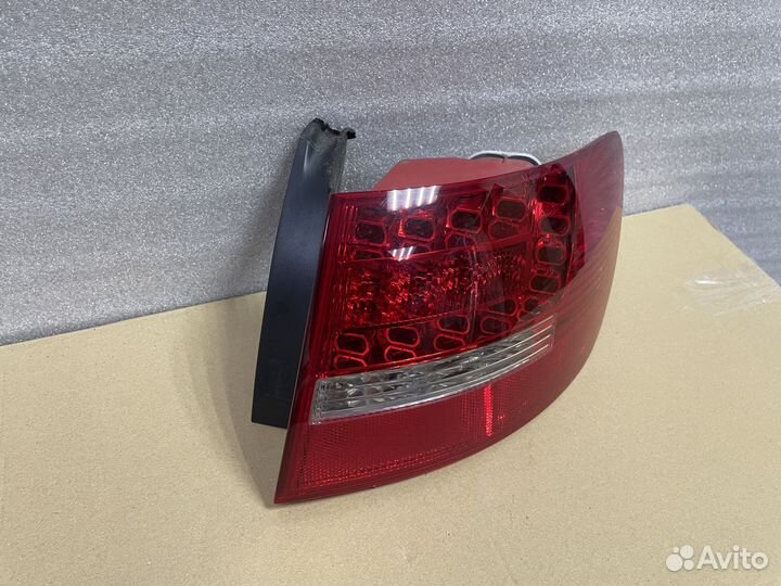 Фонарь правый в крыло Ауди А6 С6 Авант