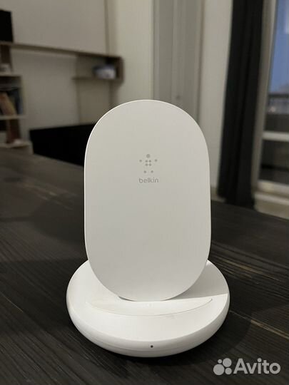 Беспроводное зарядное устройство Belkin