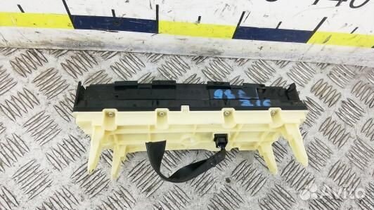 Блок управления печки и климат-контроля toyota pri