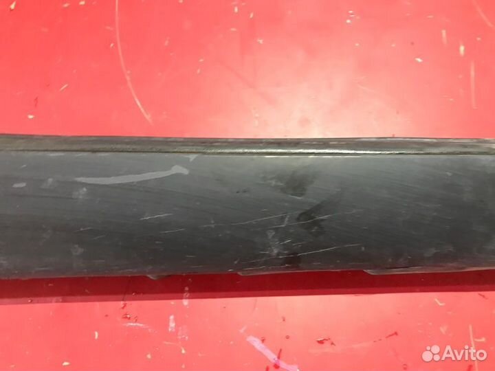 Накладка на порог правая Toyota Avensis Т250