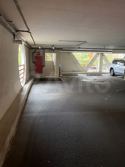 Машиноместо, 14 м²