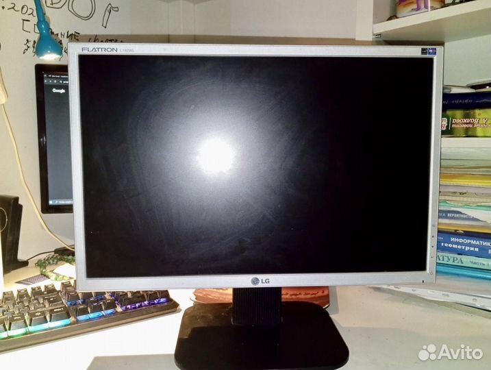 Монитор LG Flatron L92WS