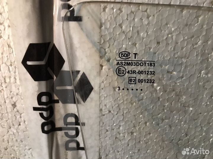 Правое переднее стекло гранта бор 13 года