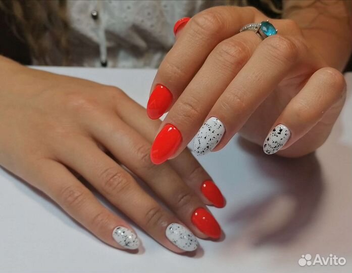 Маникюр, педикюр, наращивание ногтей