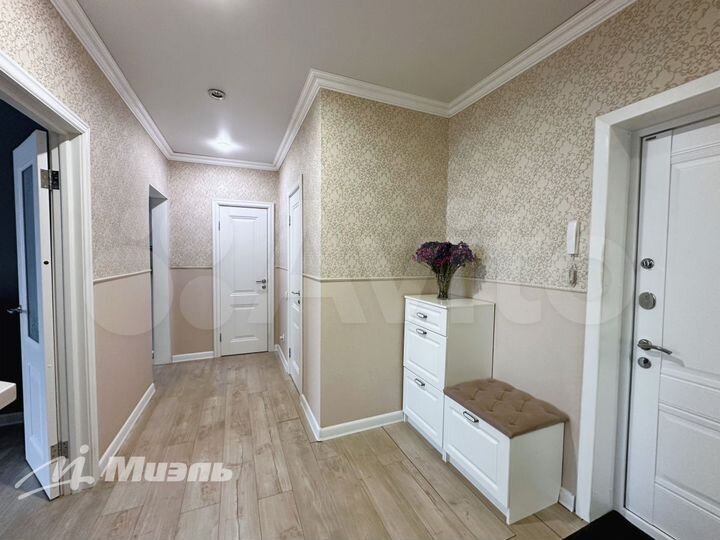 3-к. квартира, 86 м², 3/17 эт.