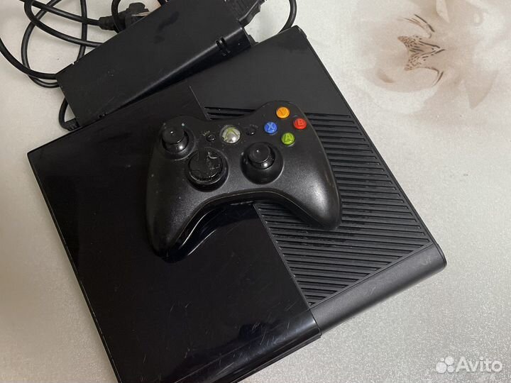 Xbox 360+джойстик+игры