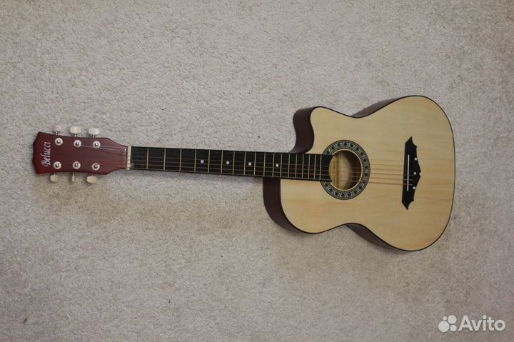 Акустическая гитара натуральная