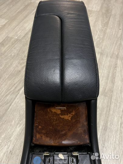 Подлокотник на мерседес w220