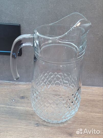 Кувшин,графин для напитков. Тарелки,посуда