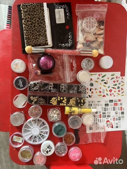 Блески для маникюра