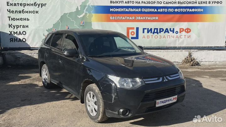 Козырек солнцезащитный правый Mitsubishi Outlander