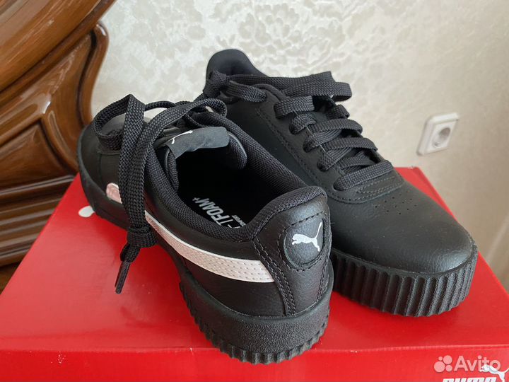 Женские кроссовки Puma Carina