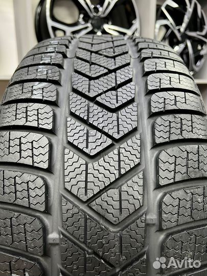 Pirelli Winter Sottozero 3 255/35 R20 97W