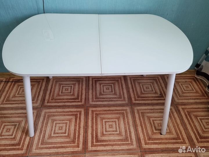 Стол кухонный