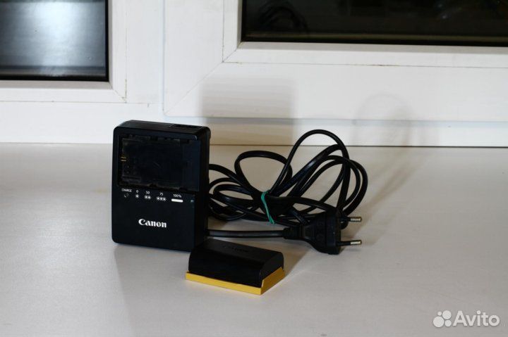 Canon 7D EOS + объектив (зеркальный фотоаппарат)