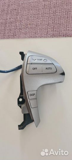 Кнопки на руль от toyota camry 40 оригинальные