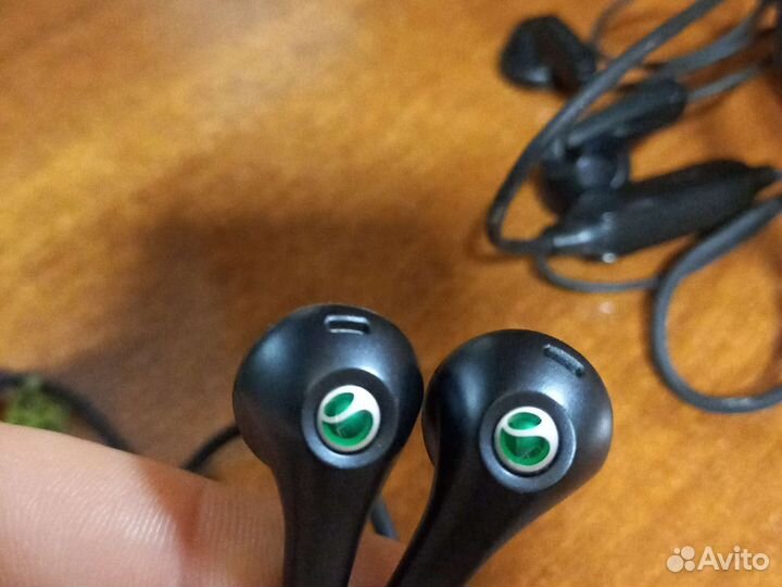 Наушники Sony Ericsson HPM