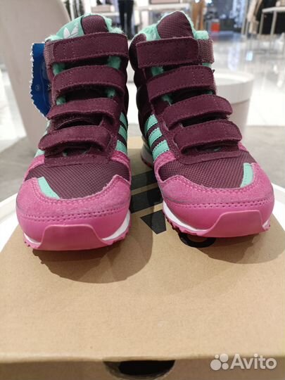 Adidas новые кроссовки для девочки