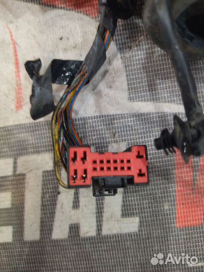 Коса двери Ford Focus 2