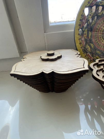 Деревянные резные шкатулки, ваза