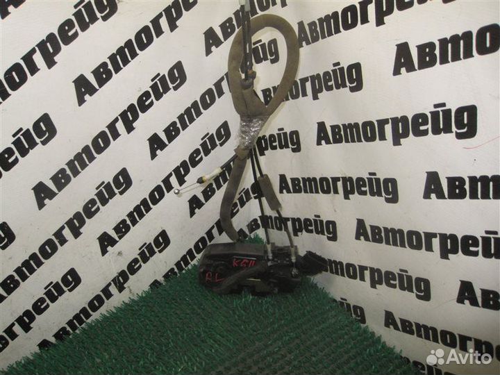 Замок двери задний левый Nissan Bluebird Sylphy