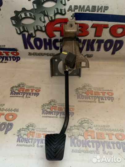 Педаль стояночного тормоза Hyundai Solaris седан