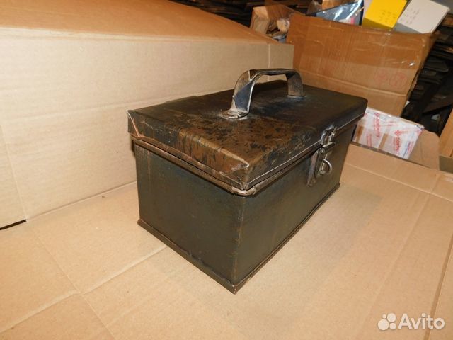 Жестяной сундучок-ларец кустарного изготовл. СССР