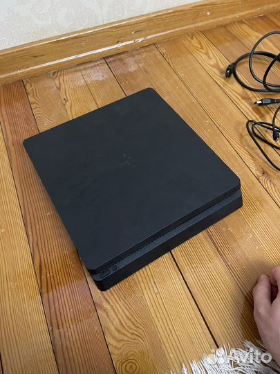 Sony playstation 4 PS4 slim 1tb