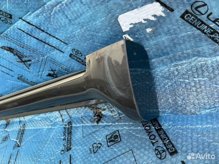 Накладка порога правая Toyota Land Cruiser 200