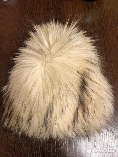 Шапка из меха енота