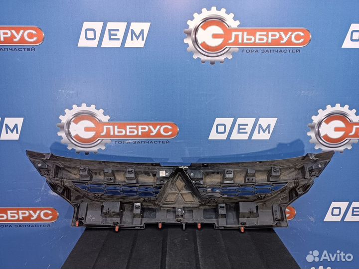 Решетка радиатора Mitsubishi L200 5 2015-2023